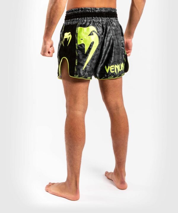 מכנס איגרוף תאילנדי Venum Giant Camo Muay Thai Shorts