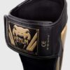 ⁦מגני רגלים ונום עלית  VENUM ELITE STANDUP SHINGUARDS - שחור זהב⁩ – תמונה ⁦3⁩