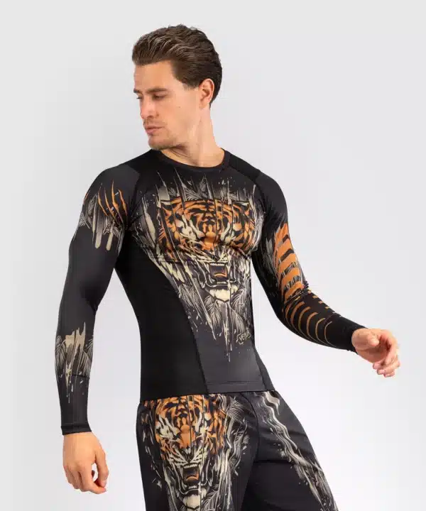 ראשגרד ונום Venum Tiger Men's Long Sleeve Rashguard - Black/Neon Orange