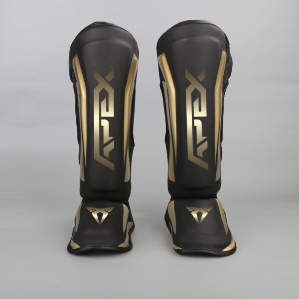 APEX ELITE Shinguards  - מגני רגלים קשיח כפול מקצועי מבית XWEAR