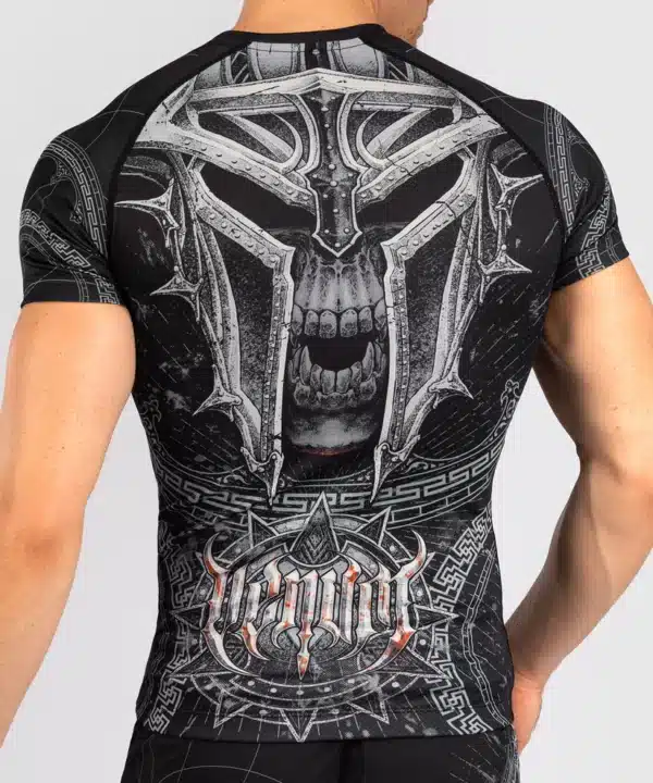 ראשגארד קצר אפור שחור Venum Gladiator 5.0 Men's Short Sleeve Rashguard - Black/Silver