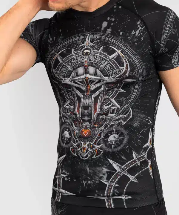 ראשגארד קצר אפור שחור Venum Gladiator 5.0 Men's Short Sleeve Rashguard - Black/Silver