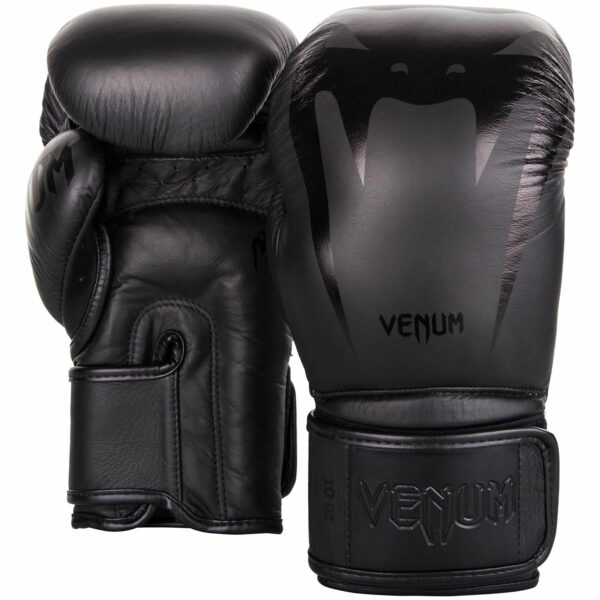 כפפות איגרוף ונום עור אמיתי   Venum "Giant 3.0" Boxing Gloves - שחור שחור