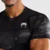 ⁦חולצת ראשגרד  Venum G-Fit Air Men's Short Sleeve Rashguard - Digital Urban Camo⁩ – תמונה ⁦2⁩