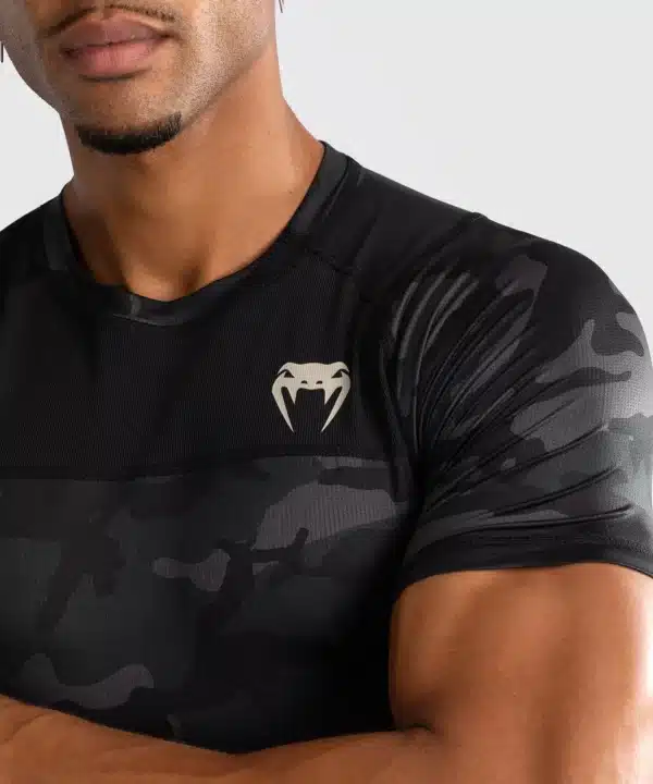 חולצת ראשגרד  Venum G-Fit Air Men's Short Sleeve Rashguard - Digital Urban Camo