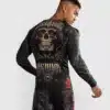 ⁦חולצת ראשגרד ונום Venum Santa Muerte 5.0 Men’s Long Sleeve Rashguard - Deep Black/Gold⁩ – תמונה ⁦2⁩
