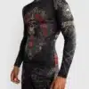 ⁦חולצת ראשגרד ונום Venum Santa Muerte 5.0 Men’s Long Sleeve Rashguard - Deep Black/Gold⁩ – תמונה ⁦6⁩