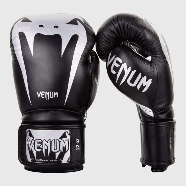 כפפות אגרוף Venum Giant 3.0 Boxing Gloves - Nappa Leather שחור כסוף