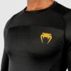 ⁦חולצת Venum G-Fit Rashguard - Long Sleeves שחור זהב⁩ – תמונה ⁦4⁩