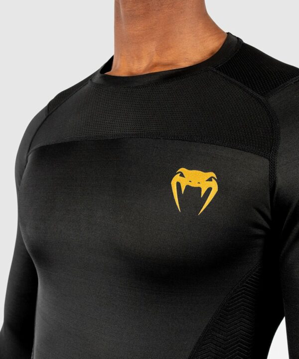 חולצת Venum G-Fit Rashguard - Long Sleeves שחור זהב
