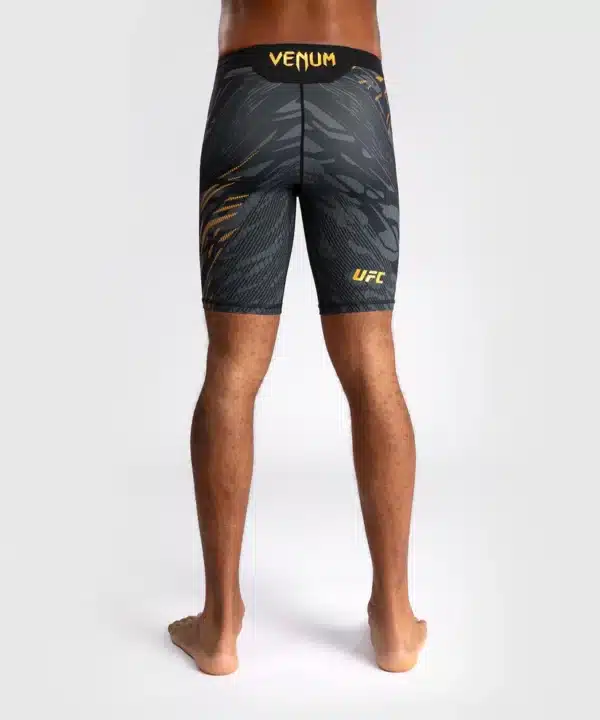 מכנס ונום UFC שחור -UFC Fusion by Venum Authentic Fight Night Men’s Vale Tudo Short - Champion
