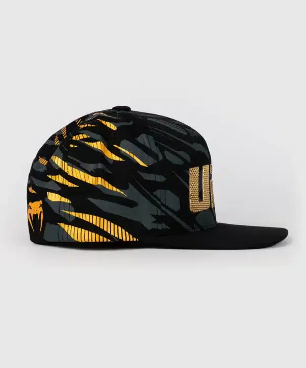 כובע ונום UFC שחור/זהב  - UFC Fusion by Venum Authentic Fight Night Sports Cap - Champion