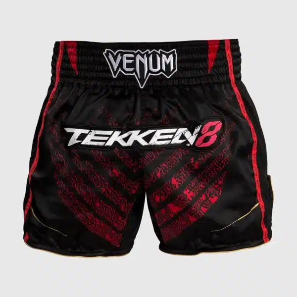 מכנס ונום אגרוף תאילנדי Venum x Tekken 8 - Marshall Law Muay Thai Shorts - Black/Red/Gold