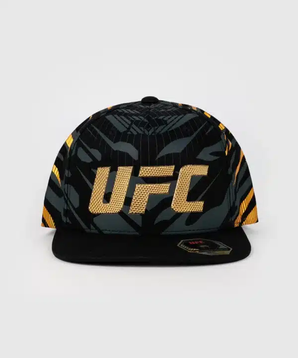 כובע ונום UFC שחור/זהב  - UFC Fusion by Venum Authentic Fight Night Sports Cap - Champion