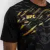 ⁦חולצת ונום UFC שחורה - UFC Fusion by Venum Men’s Replica Short Sleeve T-Shirt - Champion⁩ – תמונה ⁦4⁩