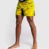⁦מכנס ונום UFC צהוב - UFC Fusion by Venum Authentic Fight Night Men’s Fight Short - Short Fit - Yellow⁩ – תמונה ⁦3⁩