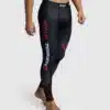 ⁦מכנס טייץ ונום שחור - Venum x Tekken 8 - Marshall Law Spats - Black/Red/Gold⁩ – תמונה ⁦4⁩