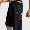 ⁦מכנס ונום Venum x Tekken 8 - Jin Kazama Fight Shorts - Blue/Black/White⁩ – תמונה ⁦6⁩