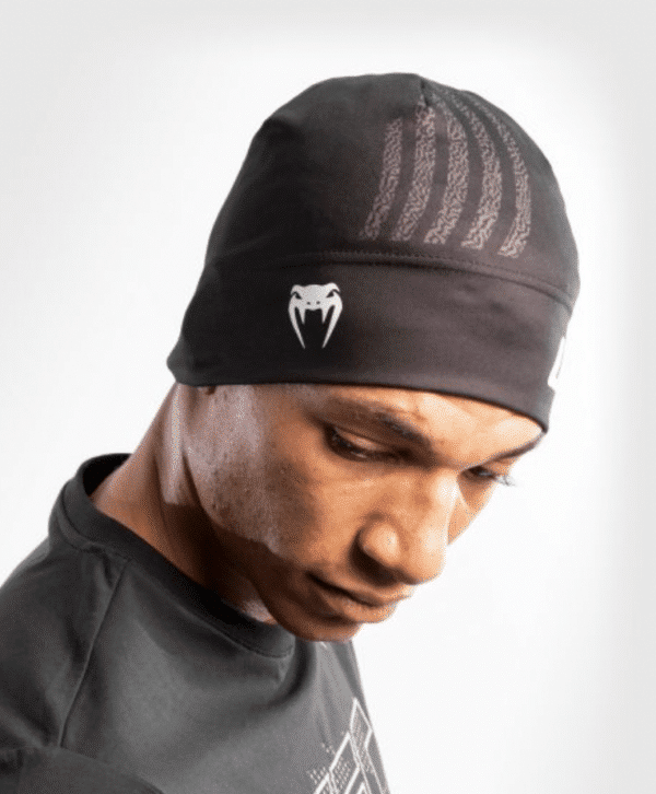 כובע ונום UFC שחור- UFC VENUM AUTHENTIC FIGHT NIGHT UNISEX WALKOUT BEANIE - BLACK