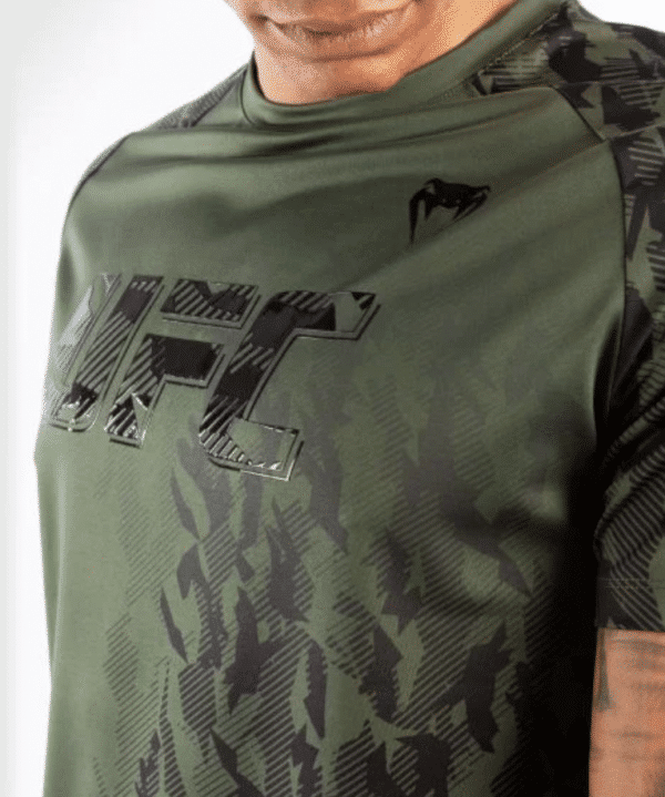 חולצת ונום UFC VENUM AUTHENTIC FIGHT WEEK MEN'S PERFORMANCE SHORT SLEEVE T-SHIRT - KHAKI