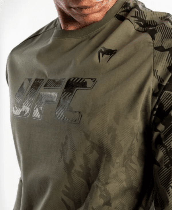 חולצה עם שרוול ארוך של ונום  UFC VENUM AUTHENTIC FIGHT WEEK MEN'S LONG SLEEVE T-SHIRT - KHAKI