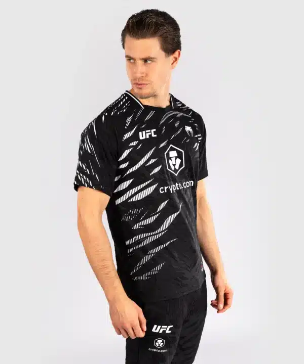חולצה דרייפיט ונום UFC Fusion by Venum Authentic Fight Night Men’s Walkout Jersey - BLACK