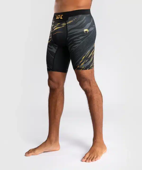 מכנס ונום UFC שחור -UFC Fusion by Venum Authentic Fight Night Men’s Vale Tudo Short - Champion