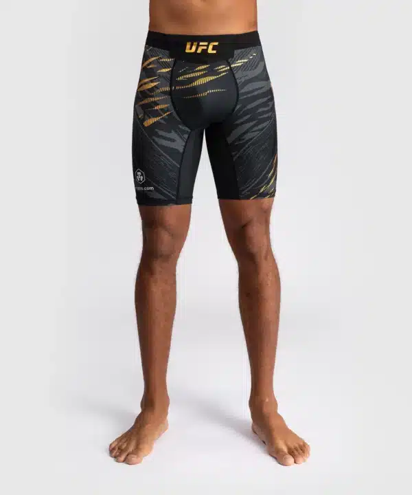 מכנס ונום UFC שחור -UFC Fusion by Venum Authentic Fight Night Men’s Vale Tudo Short - Champion