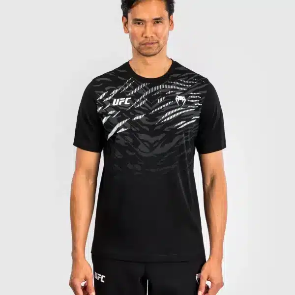 חולצת ונום UFC שחורה -UFC Fusion by Venum Men’s Replica Short Sleeve T-Shirt - Champion