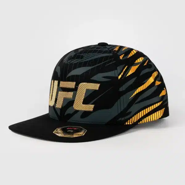 כובע ונום UFC שחור/זהב  - UFC Fusion by Venum Authentic Fight Night Sports Cap - Champion