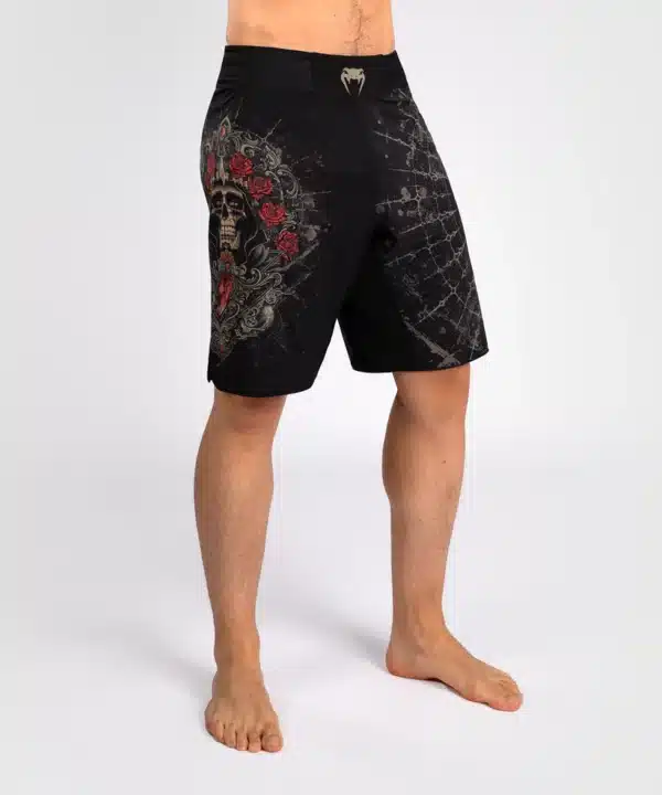 מיכנס לחימה של ונום - Venum Santa Muerte 5.0 Men’s Fight Shorts - Deep Black/Gold