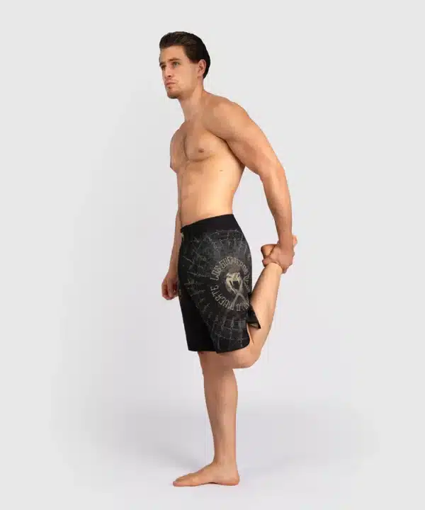 מיכנס לחימה של ונום - Venum Santa Muerte 5.0 Men’s Fight Shorts - Deep Black/Gold