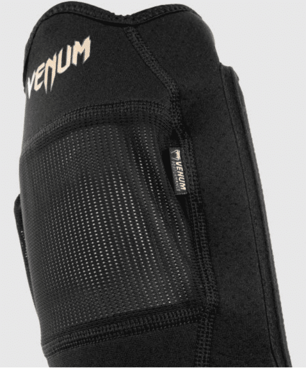 מגני רגלים רכים ונום VENUM KONTACT EVO SHIN GUARDS - שחור זהב
