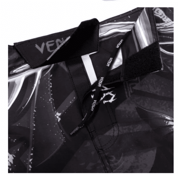מיכנס לחימה של ונום - VENUM GLADIATOR 3.0 FIGHTSHORTS - BLACK/WHITE