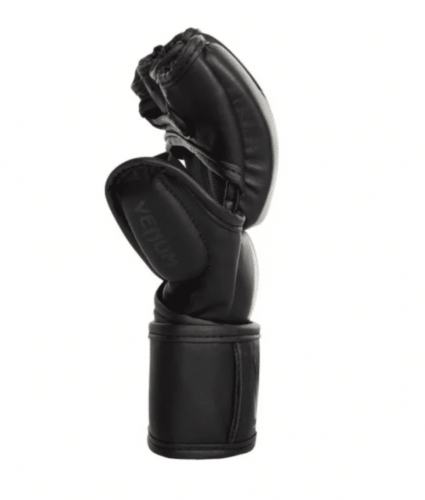 כפפות לחימה - VENUM CHALLENGER MMA GLOVES - MATTE/BLACK