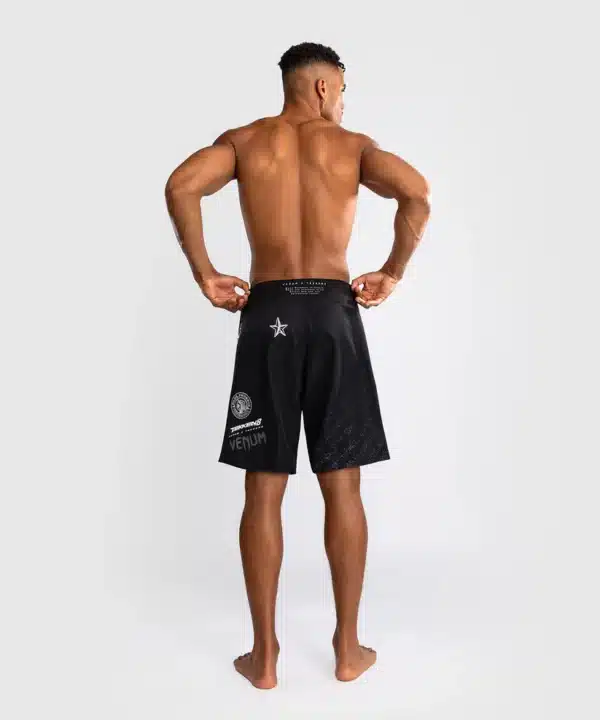 מיכנס לחימה של ונום - Venum x Tekken 8 - Paul Phoenix Fight Shorts - Black