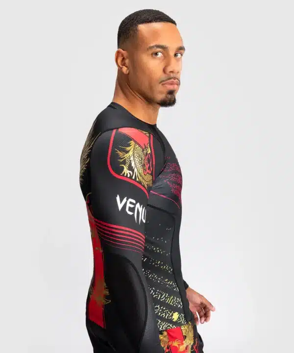 חולצת ונום ראשגרד- Venum x Tekken 8 - Marshall Law Rashguard - Black/Red/Gold