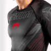 ⁦חולצת ונום ראשגרד- VENUM CONTENDER 5.0 RASHGUARD - LONG SLEEVES - BLACK/RED⁩ – תמונה ⁦2⁩