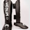 ⁦מגני רגליים ונום ילדים שחור לבן - VENUM CHALLENGER KIDS SHIN GUARDS - BLACK/WHITE⁩ – תמונה ⁦2⁩