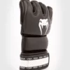 ⁦כפפות אגרוף VENUM IMPACT 2.0 MMA GLOVES - BLACK/WHITE⁩ – תמונה ⁦6⁩