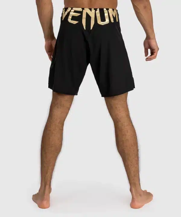 מיכנס לחימה של ונום - Venum Light 5.0 Fight Shorts - Black/Gold