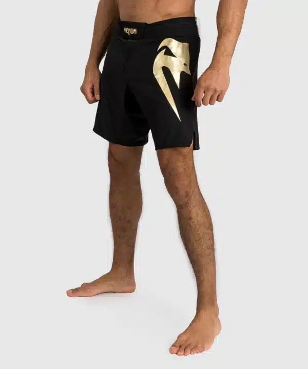 מיכנס לחימה של ונום - Venum Light 5.0 Fight Shorts - Black/Gold