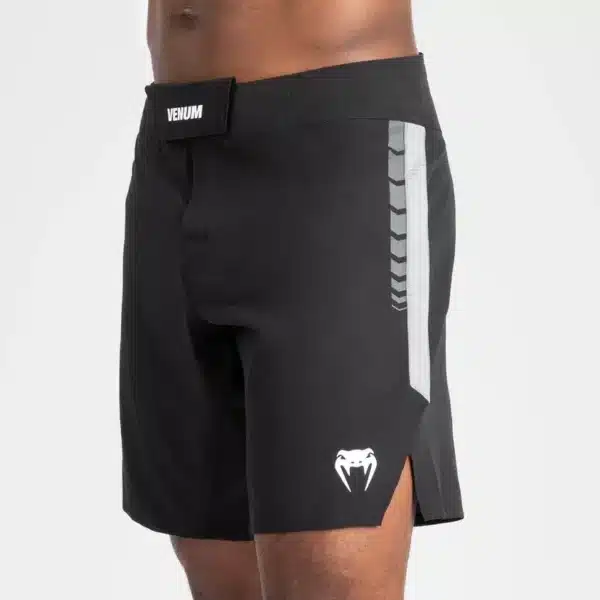 מיכנס לחימה של ונום -Venum Tempest Men's Fight Shorts - Black/Grey