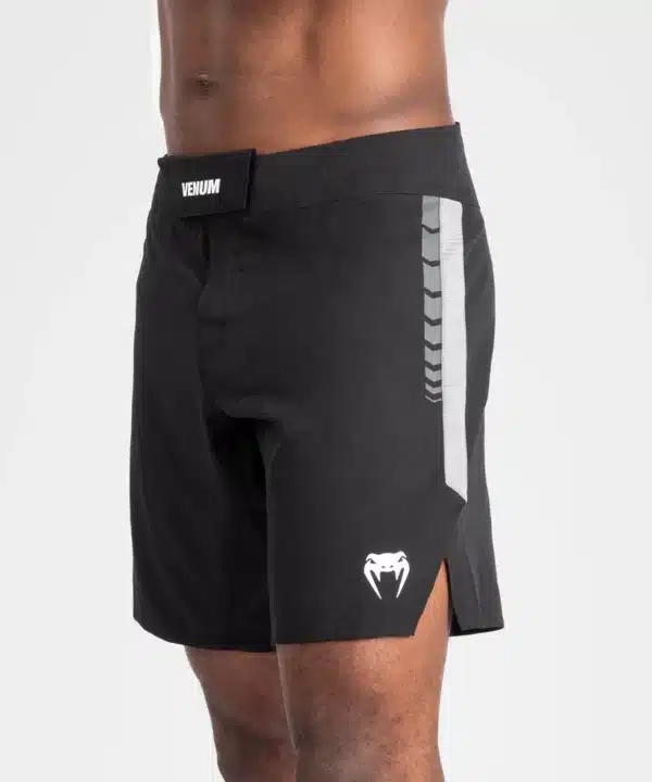 מיכנס לחימה של ונום -Venum Tempest Men's Fight Shorts - Black/Grey