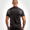 ⁦חולצת ונום שחור/זהב - VENUM ATHLETICS DRY TECH T-SHIRT – BLACK/GOLD⁩ – תמונה ⁦4⁩