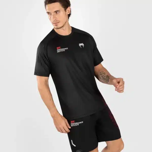 חולצת ונום UFC שחור אדום UFC Venum Performance Institute 2.0 Men’s Dry-Tech Shirt - Black/Red