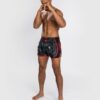 ⁦מכנס VENUM PHANTOM MUAY THAI SHORTS שחור/אדום⁩ – תמונה ⁦7⁩