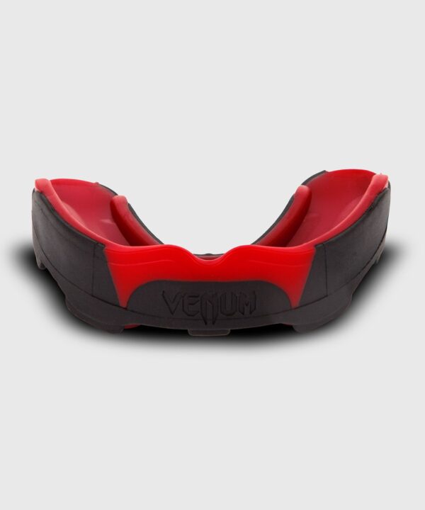 [Venum Mouthguard] Black/Red Predator - מגן שיניים פרדטור שחור/אדום