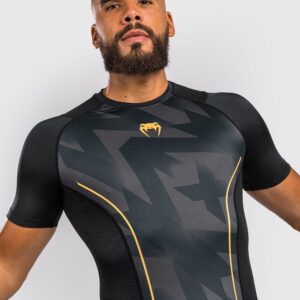 [Venum Razor] Black/Gold Rashguard Short Sleeves חולצת ראשגארד ונום קצרה שחור/זהב