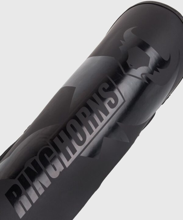 [Ringhorns Shinguards] Black/Black Charger - מגני רגליים רינגהורנס צארג'ר שחור/שחור